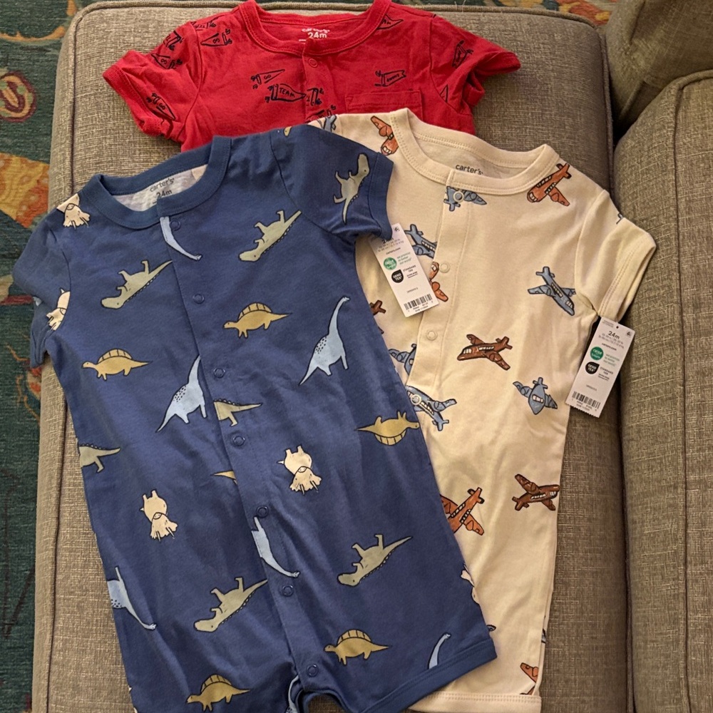 Carter’s short sleeve bodysuits